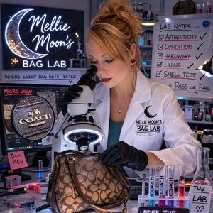 Meet your Posher, Melanie